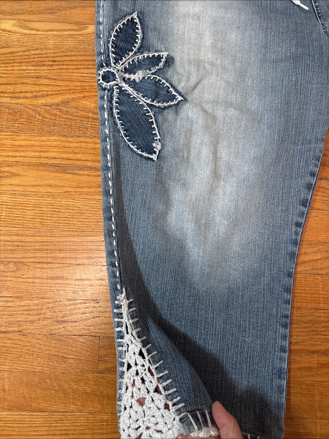 Crest Collection Denim Capri Pants - Size W23/24 - photo 2