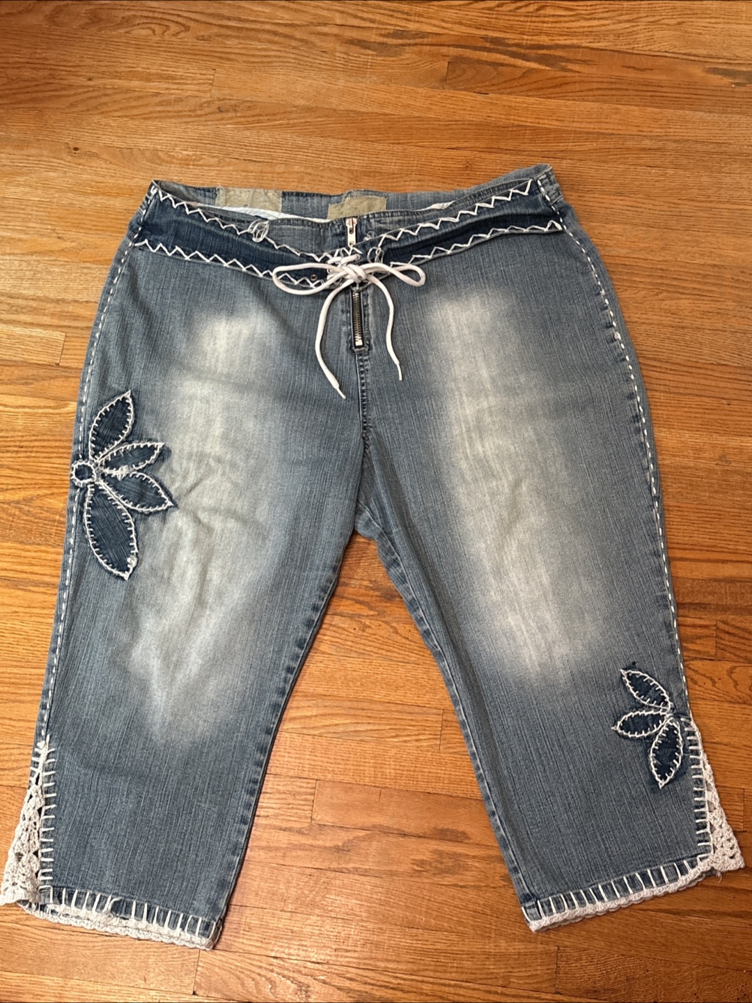 Crest Collection Denim Capri Pants - Size W23/24