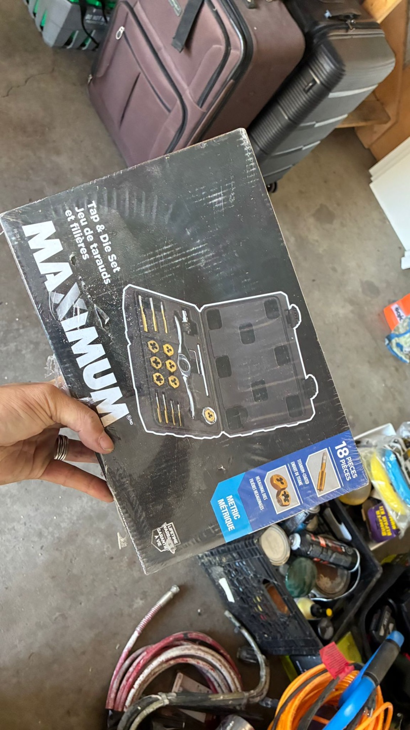 New Maximum Tap & Die Set - 18 Pieces