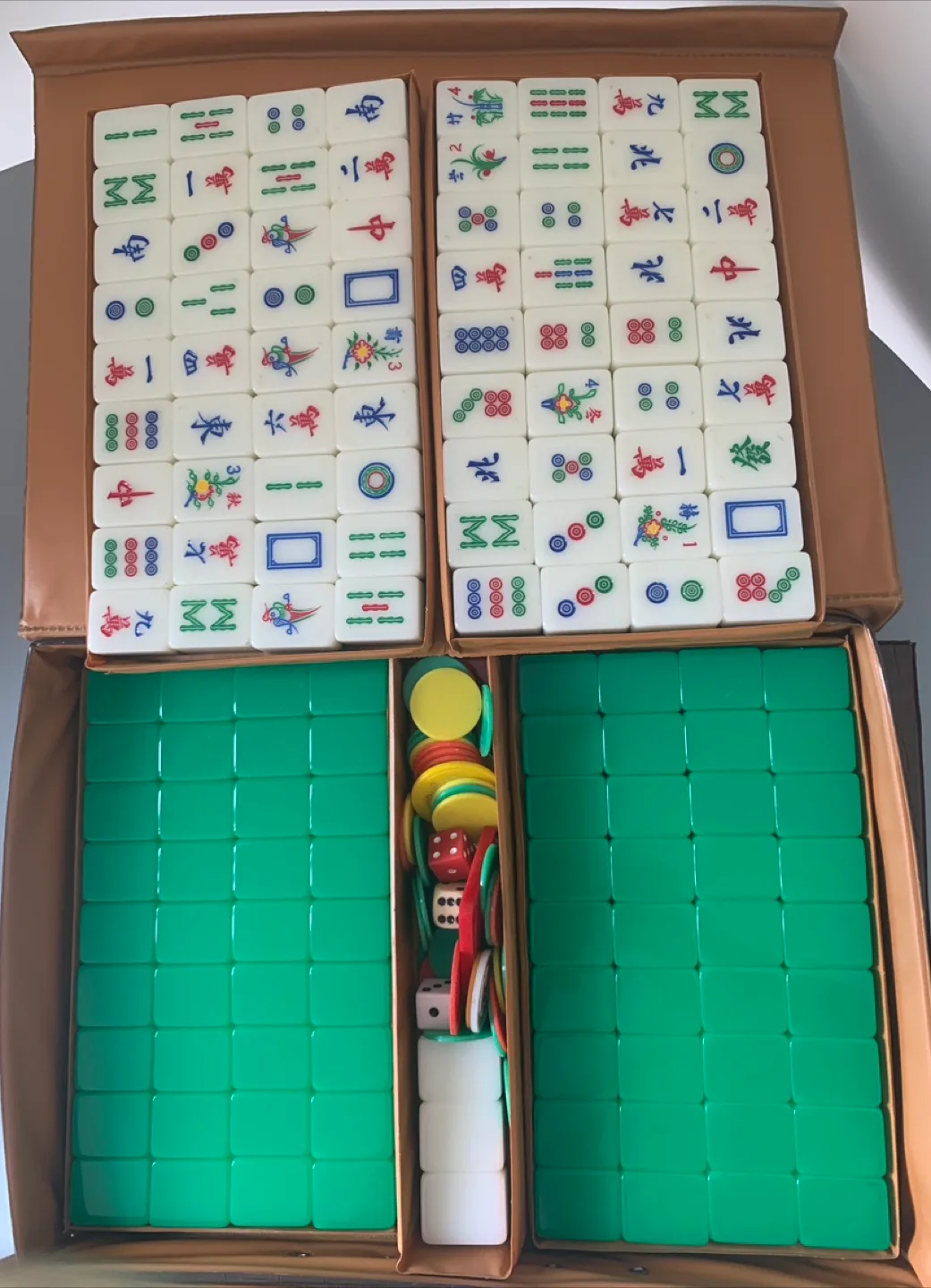Small Size Mahjong Set with Case thumbnail