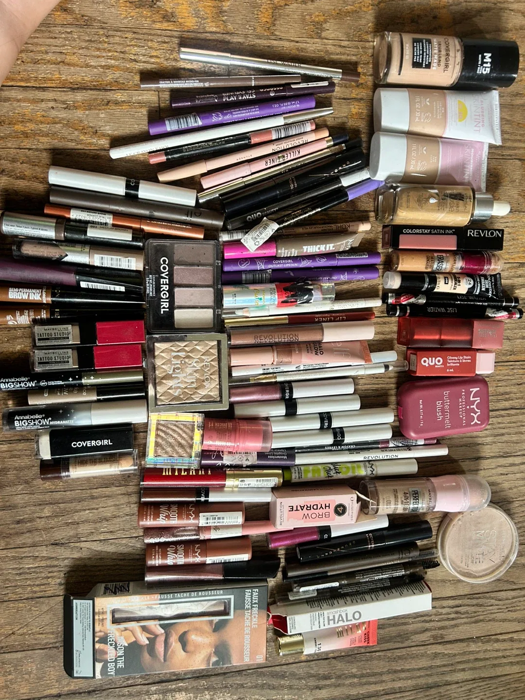 Mixed Lot of Makeup Products - Various Brands image indicator(3)