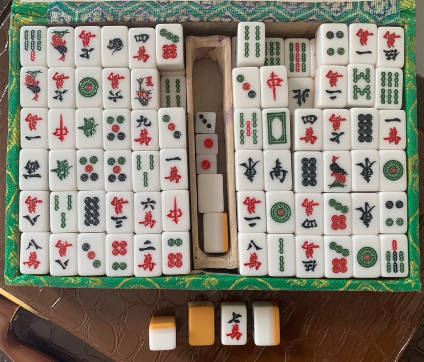 Deluxe Mini Mahjong Game Set with Box thumbnail
