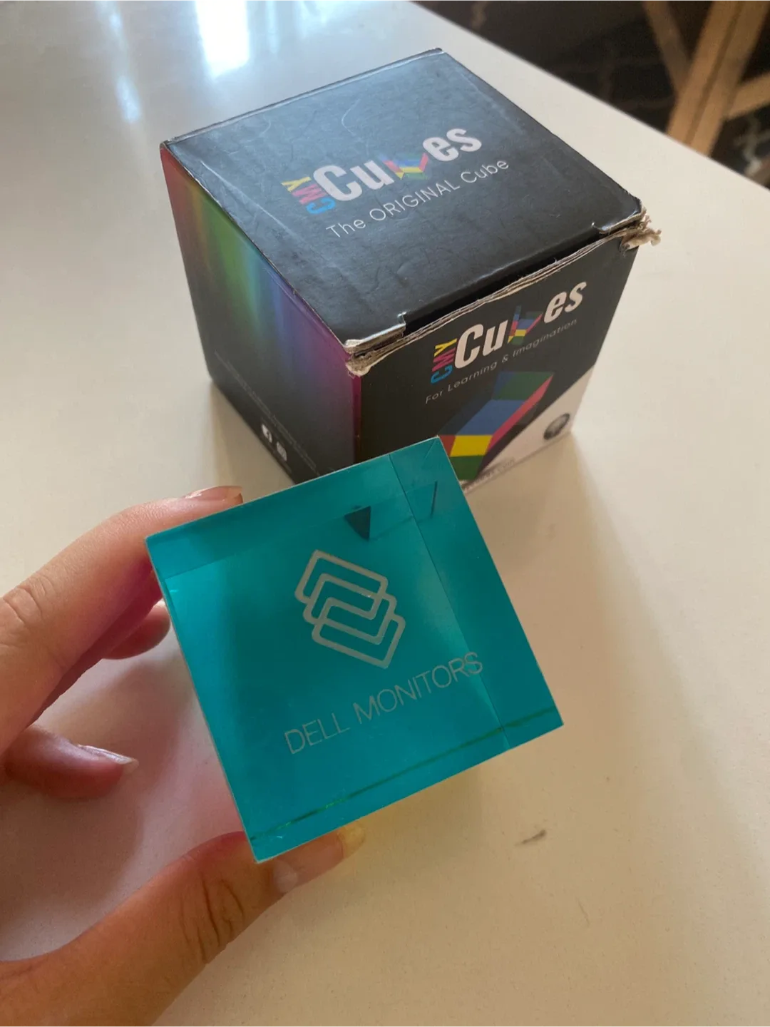 Dell Monitors Cube thumbnail
