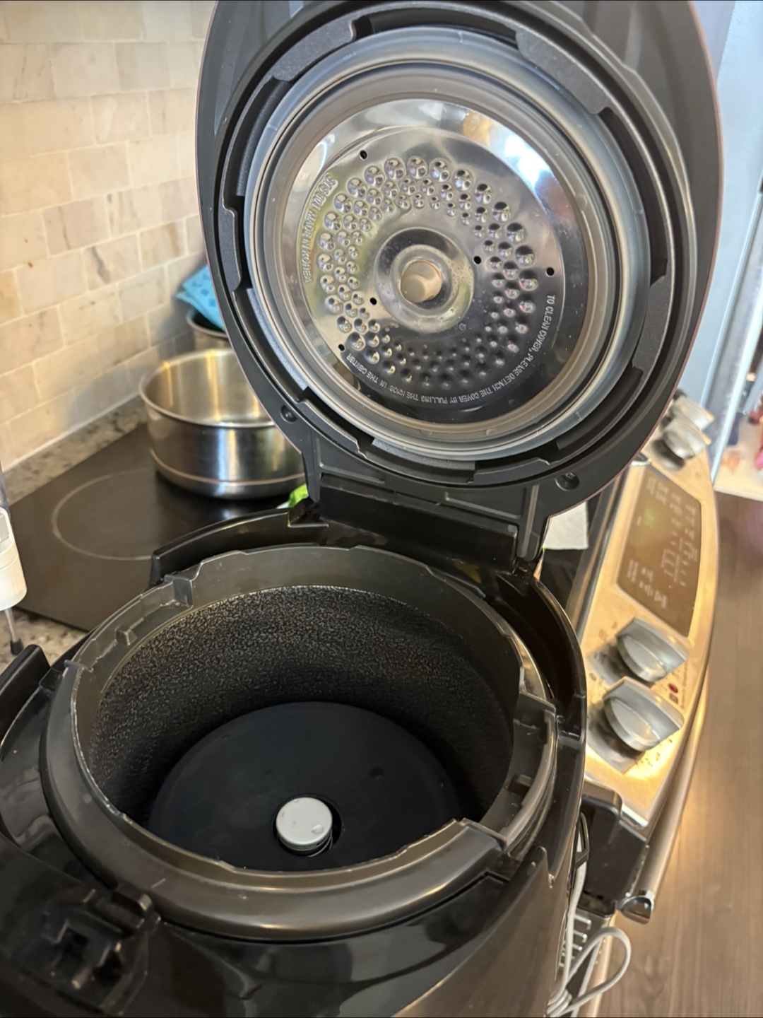 Cuckoo Electric Pressure Rice Cooker - photo 2