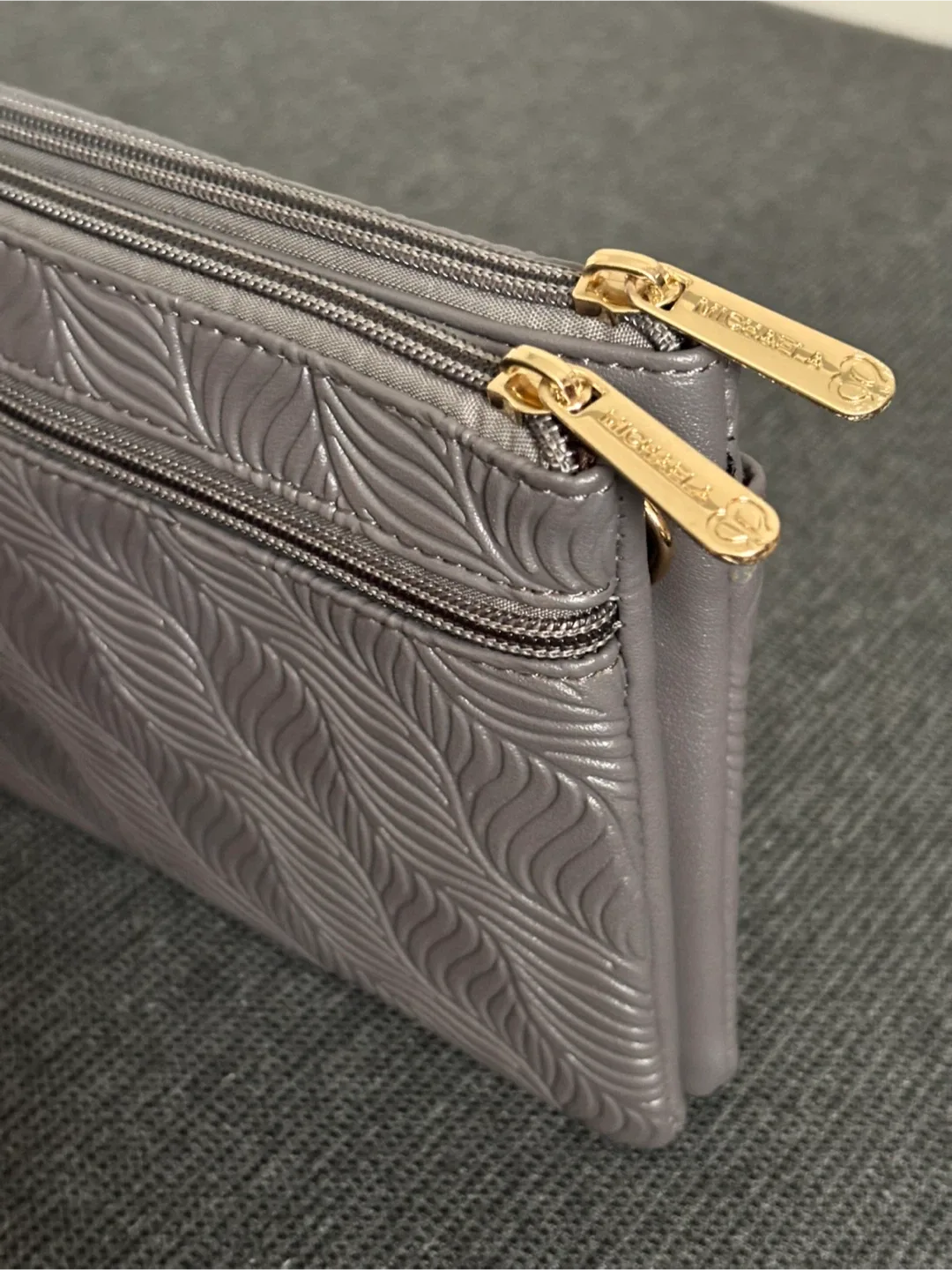 Stylish Crossbody Bag – Grey Embossed Pattern image indicator(4)