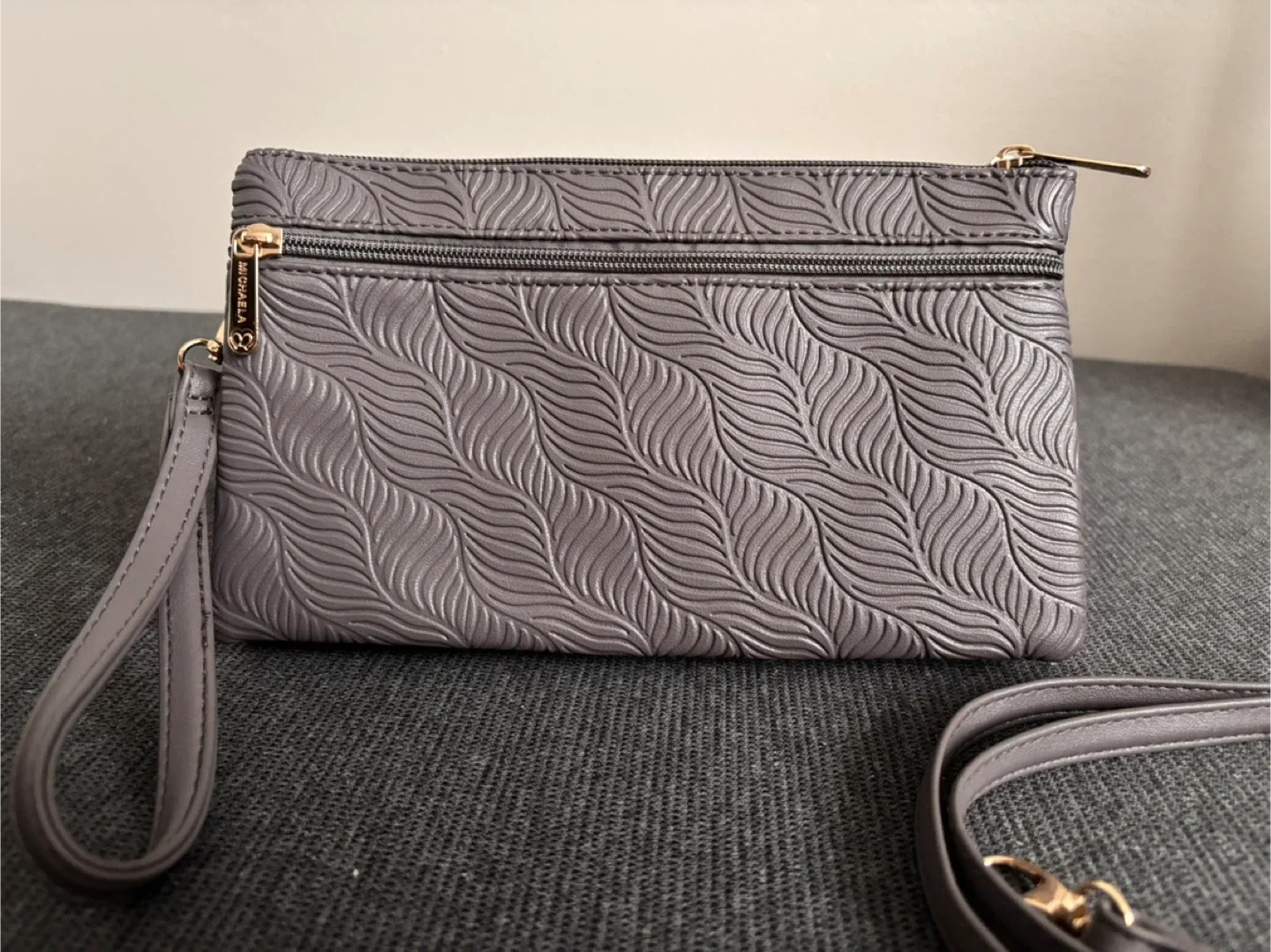 Stylish Crossbody Bag – Grey Embossed Pattern image indicator(3)