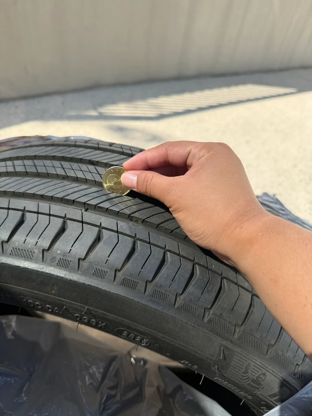 Michelin Tire 195/50R19 image indicator(3)