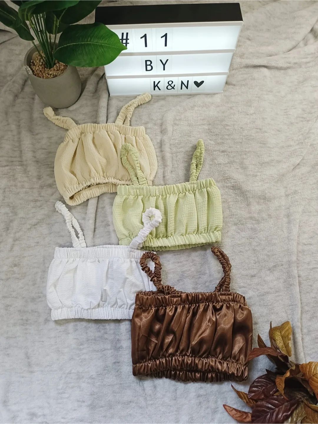 K&N #11 Handmade Crop Top image indicator(3)