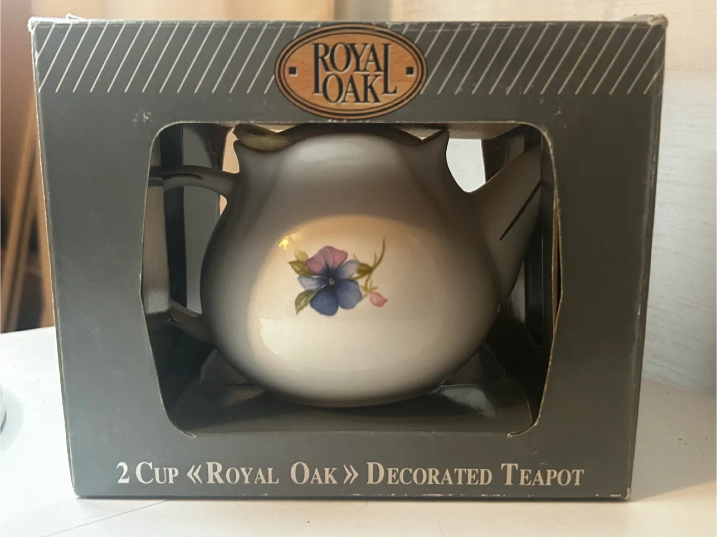 Royal Oak 2-Cup Decorated Teapot (New in Box!) image indicator(2)