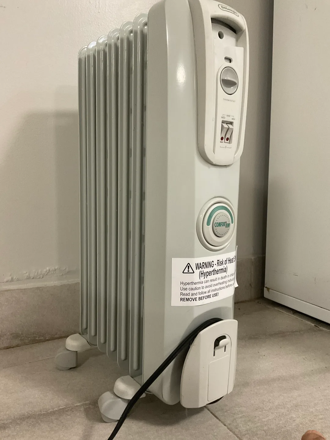 DeLonghi ComforTemp Oil Filled Radiator thumbnail