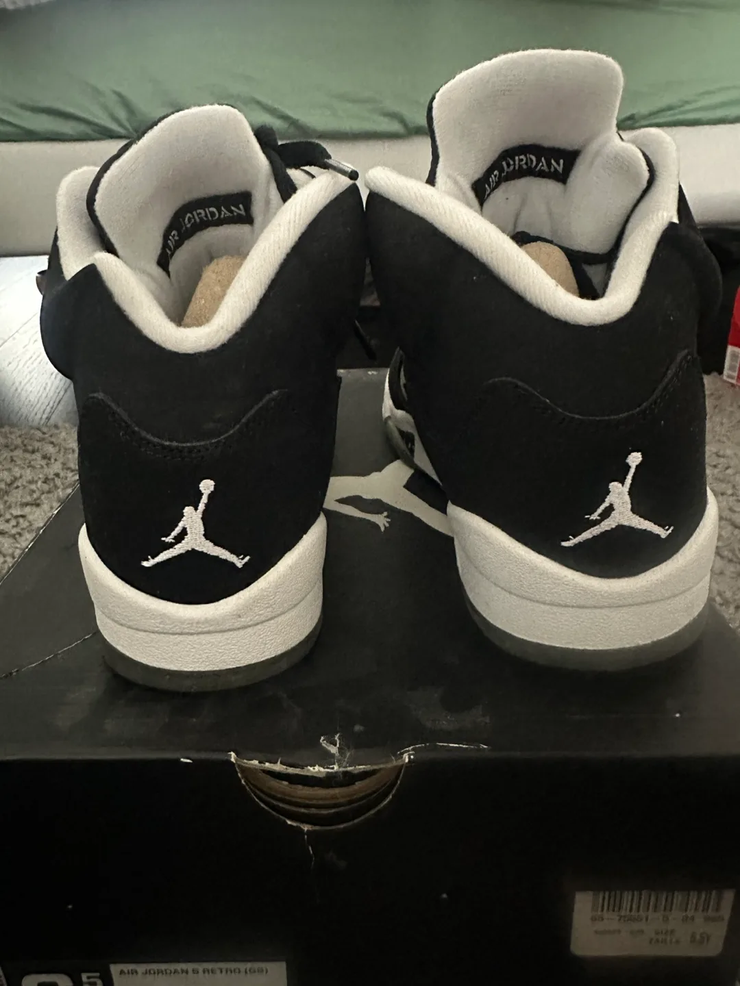 Air Jordan 5 Retro Oreos (GS) Size 6.5Y image indicator(2)