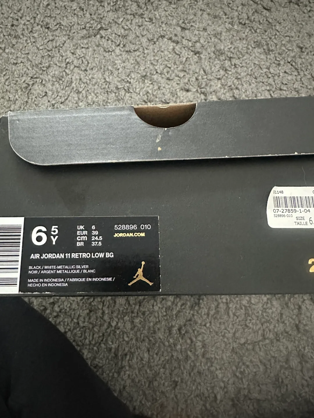 Jordan 11 low Barons size 6.5Y image indicator(4)