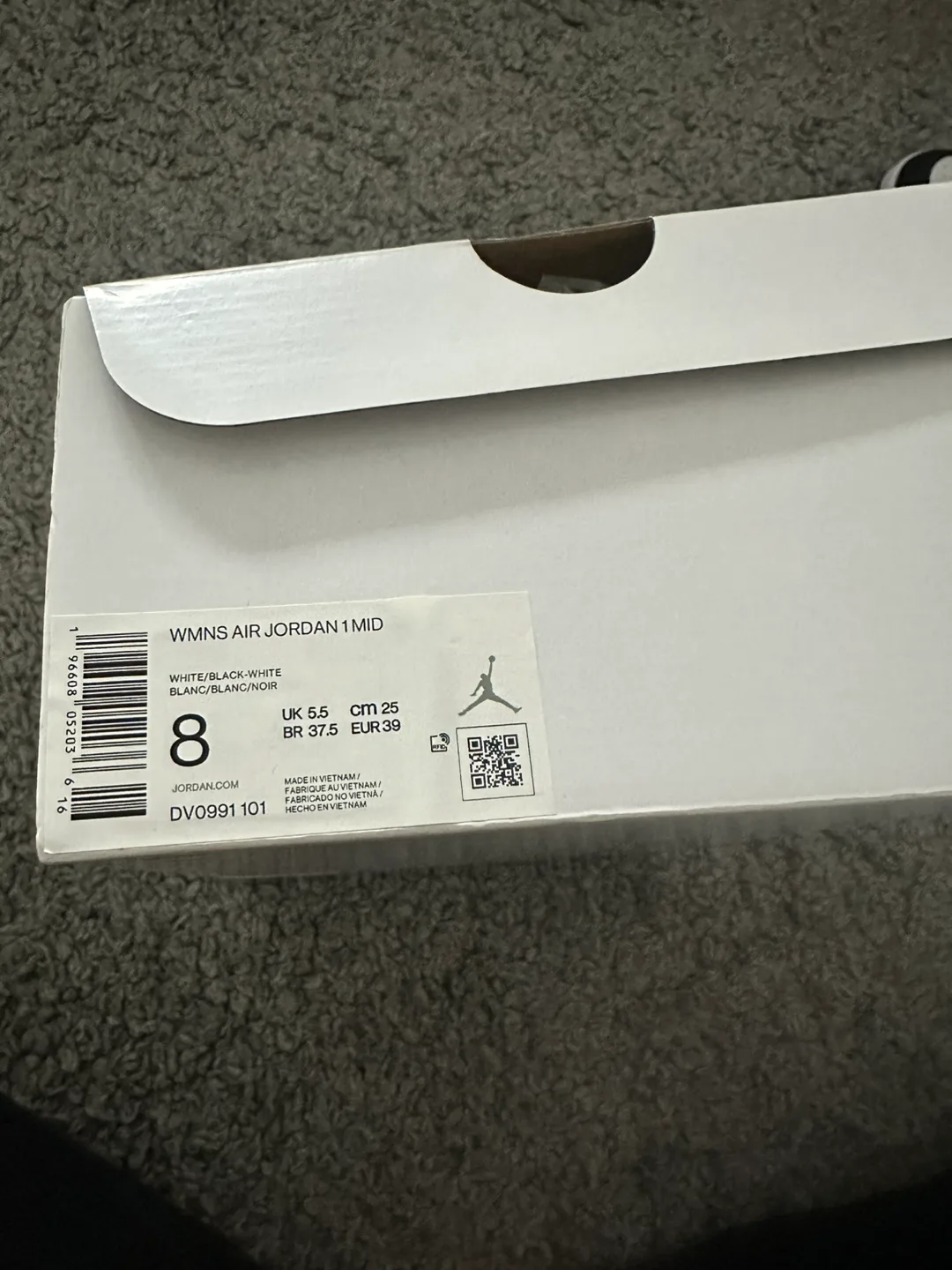 Air Jordan 1 Mid Women's Size 8 - Pandas image indicator(4)