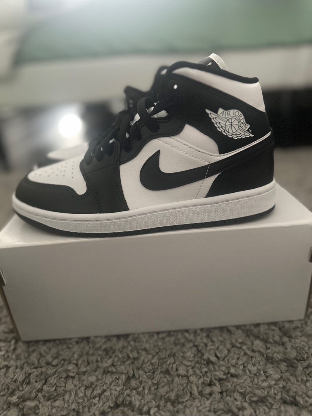 Air Jordan 1 Mid Women's Size 8 - Pandas