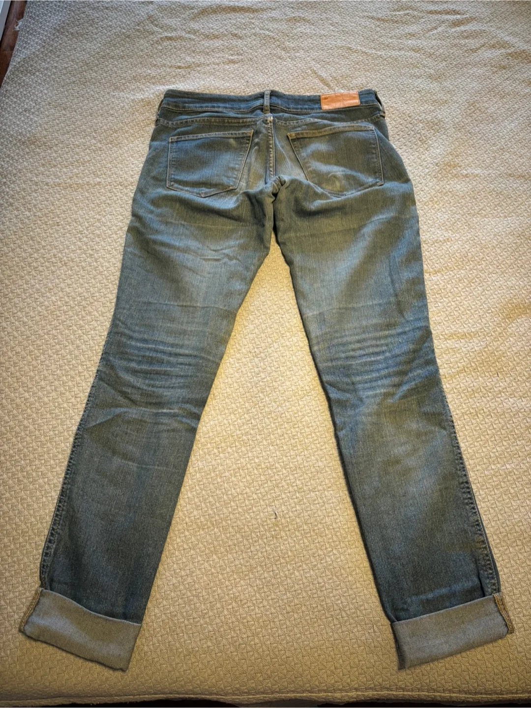 Women’s Blue Jeans image indicator(2)