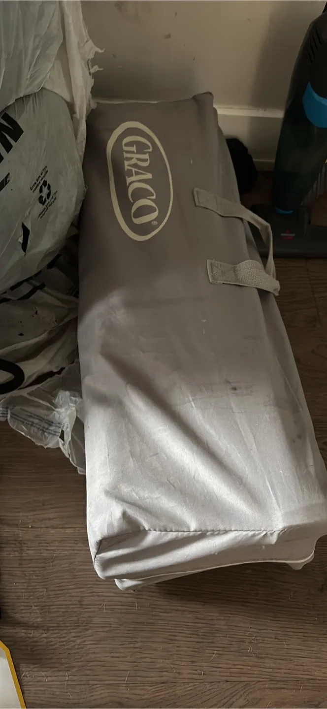 Graco Travel Lite Crib with Bassinet image indicator(2)