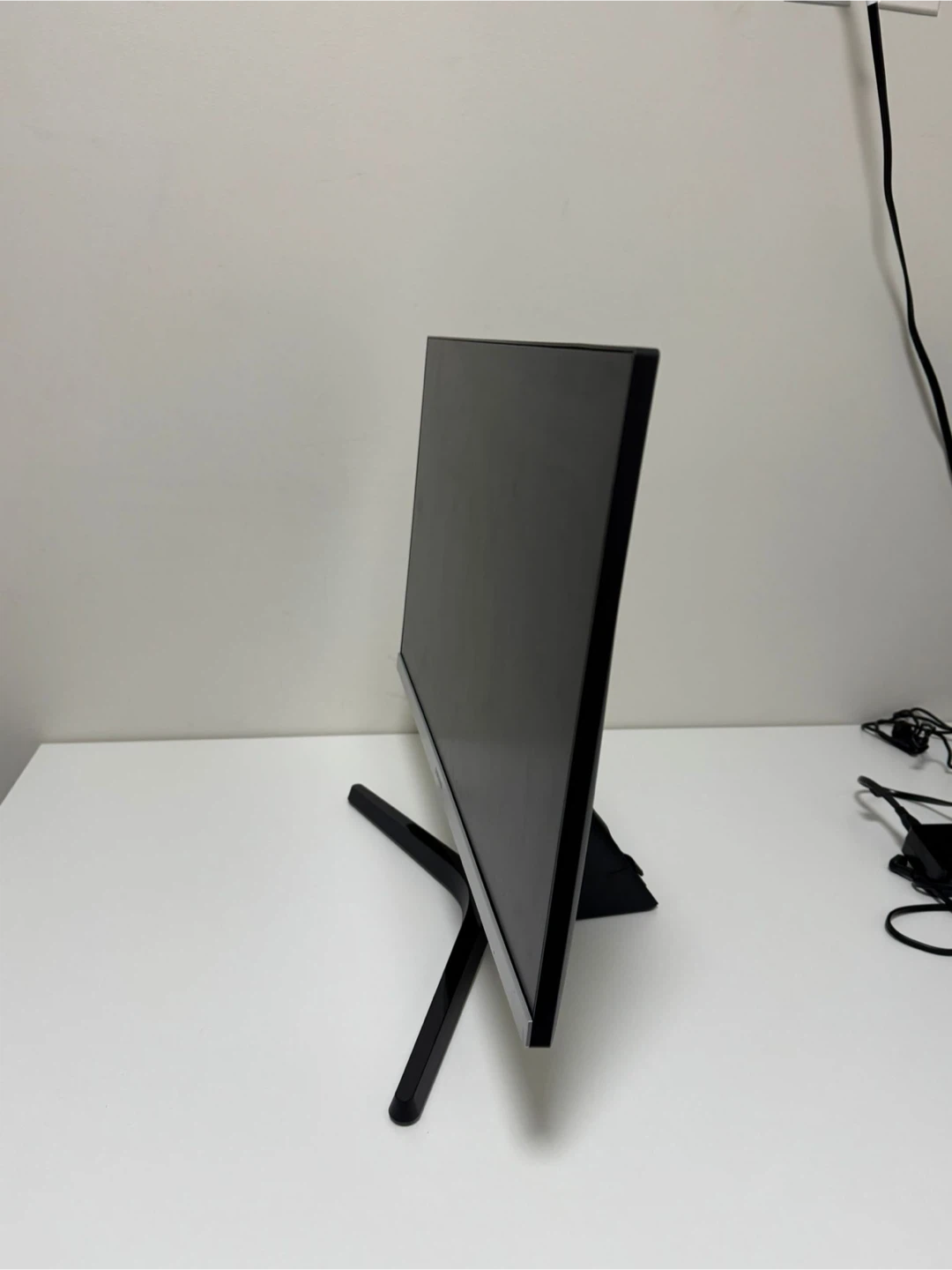 Samsung S24R35AFHN with a 24-inch Full HD (1920×1080) monitor - photo 4