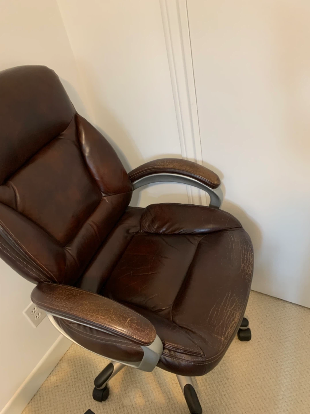 Brown Leather Executive Office Chair - photo 3