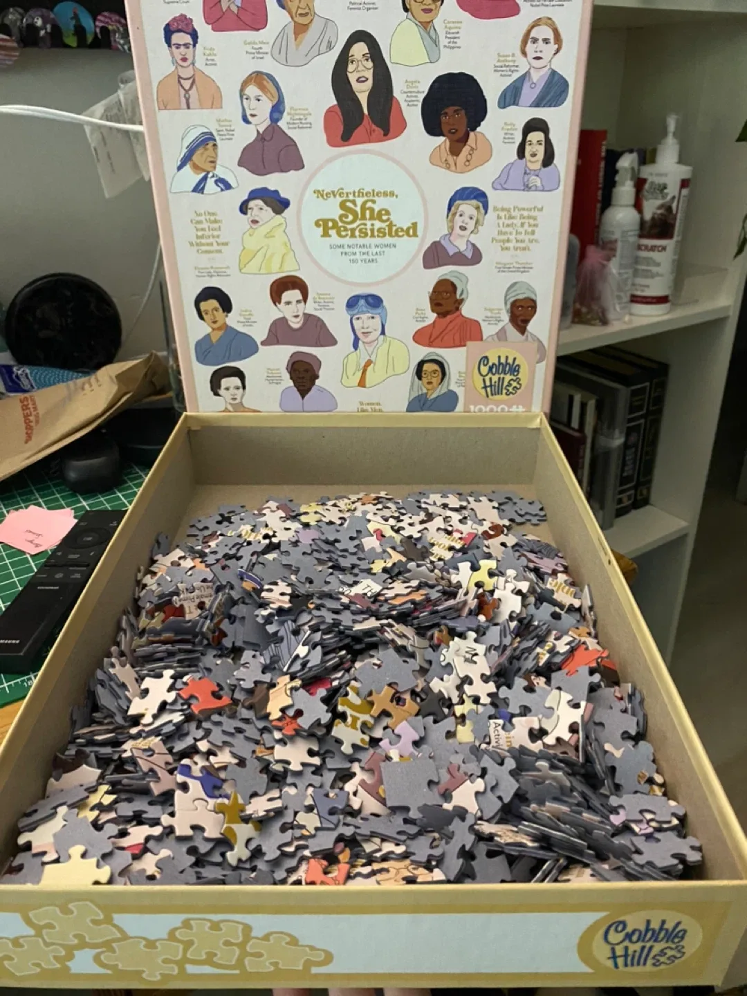 1000 pc Puzzle (Notable Women) image indicator(3)