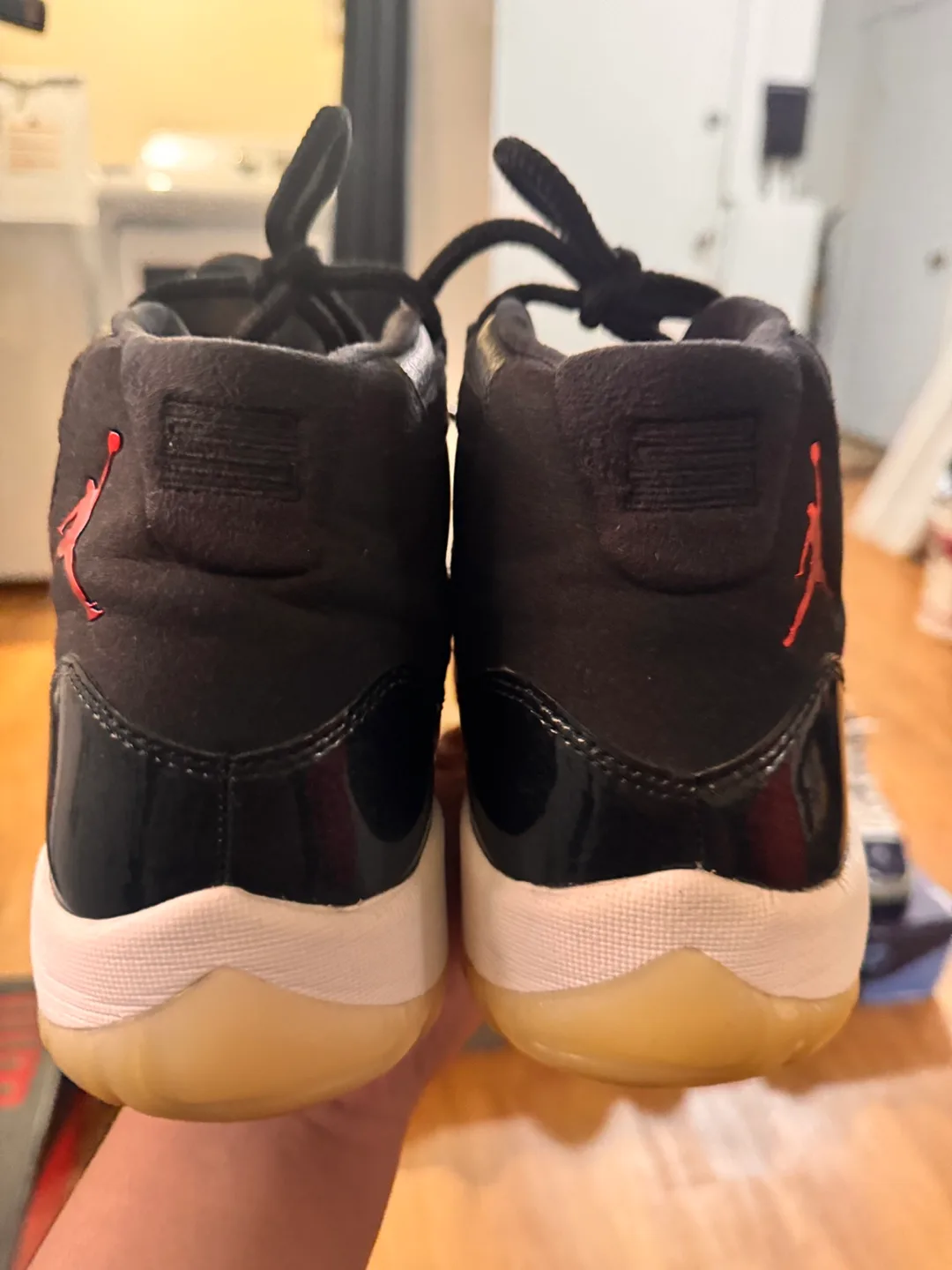 Jordan 11 Retro 72-10 thumbnail