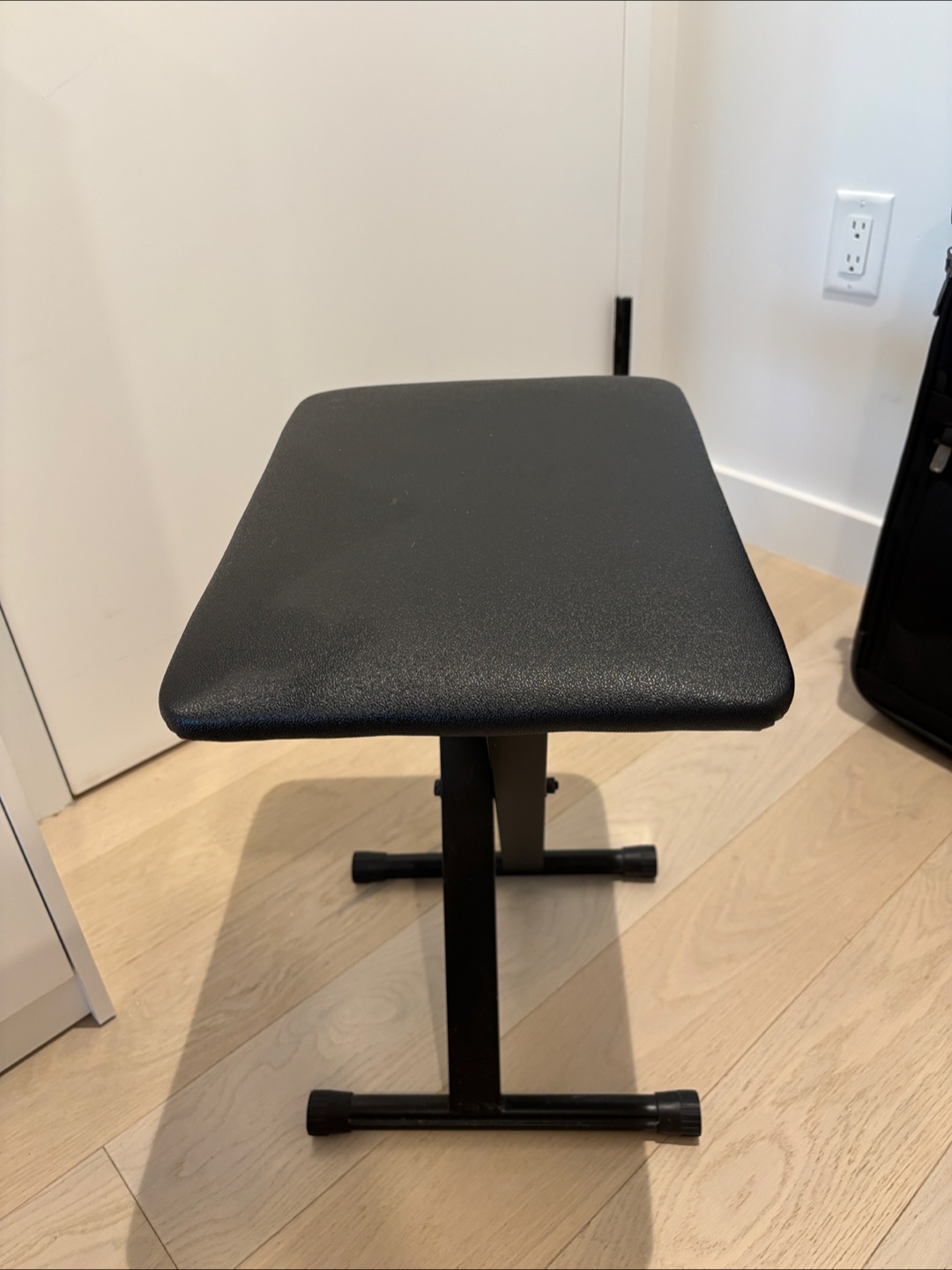 Free Piano Bench/Stool - photo 2