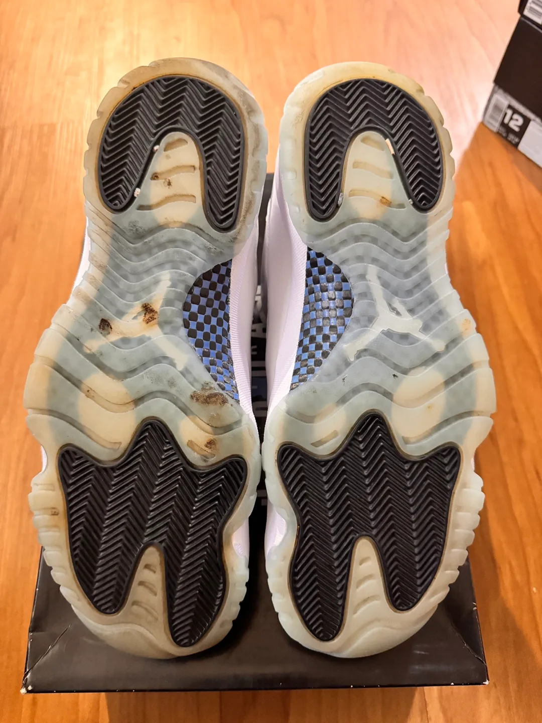 Jordan 11 Retro Legend Blue Shoes image indicator(2)