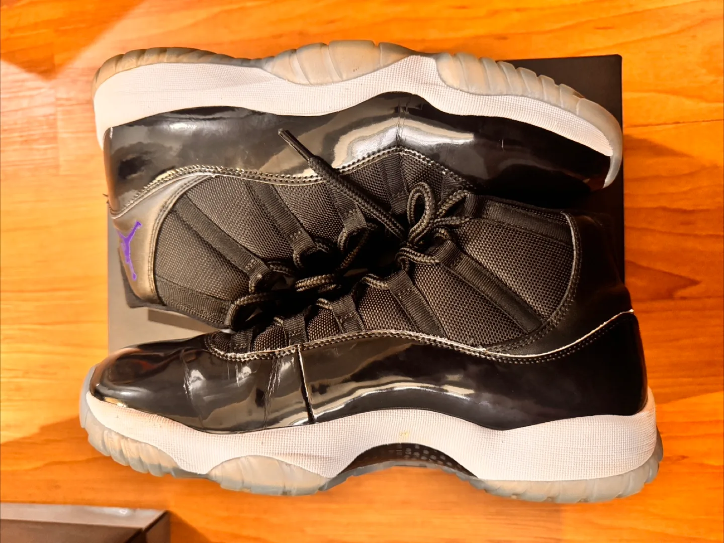 Air Jordan 11 Retro Space Jam 2016 Size 12 image indicator(6)