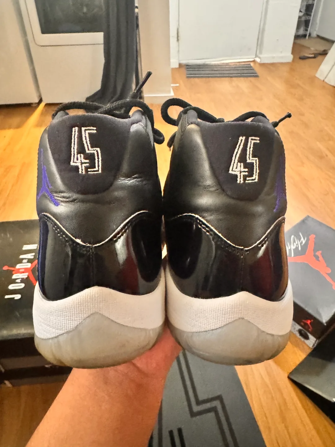 Air Jordan 11 Retro Space Jam 2016 Size 12 image indicator(8)