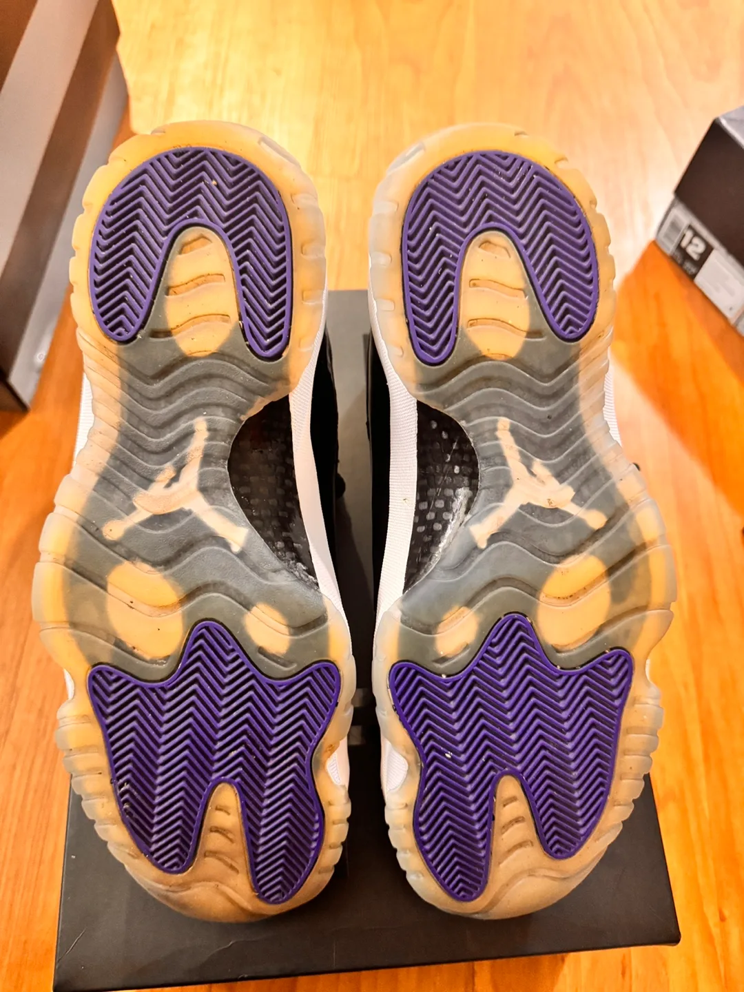 Air Jordan 11 Retro Space Jam 2016 Size 12 image indicator(7)