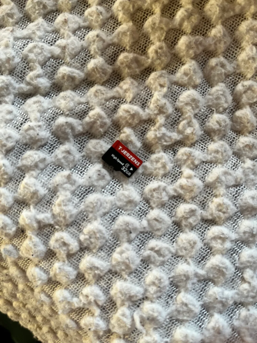 Pink Digital Camera with 16x Zoom image indicator(5)