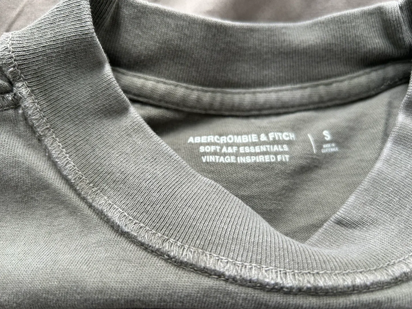 Abercrombie & Fitch Soft A&F Tee - Size S image indicator(2)