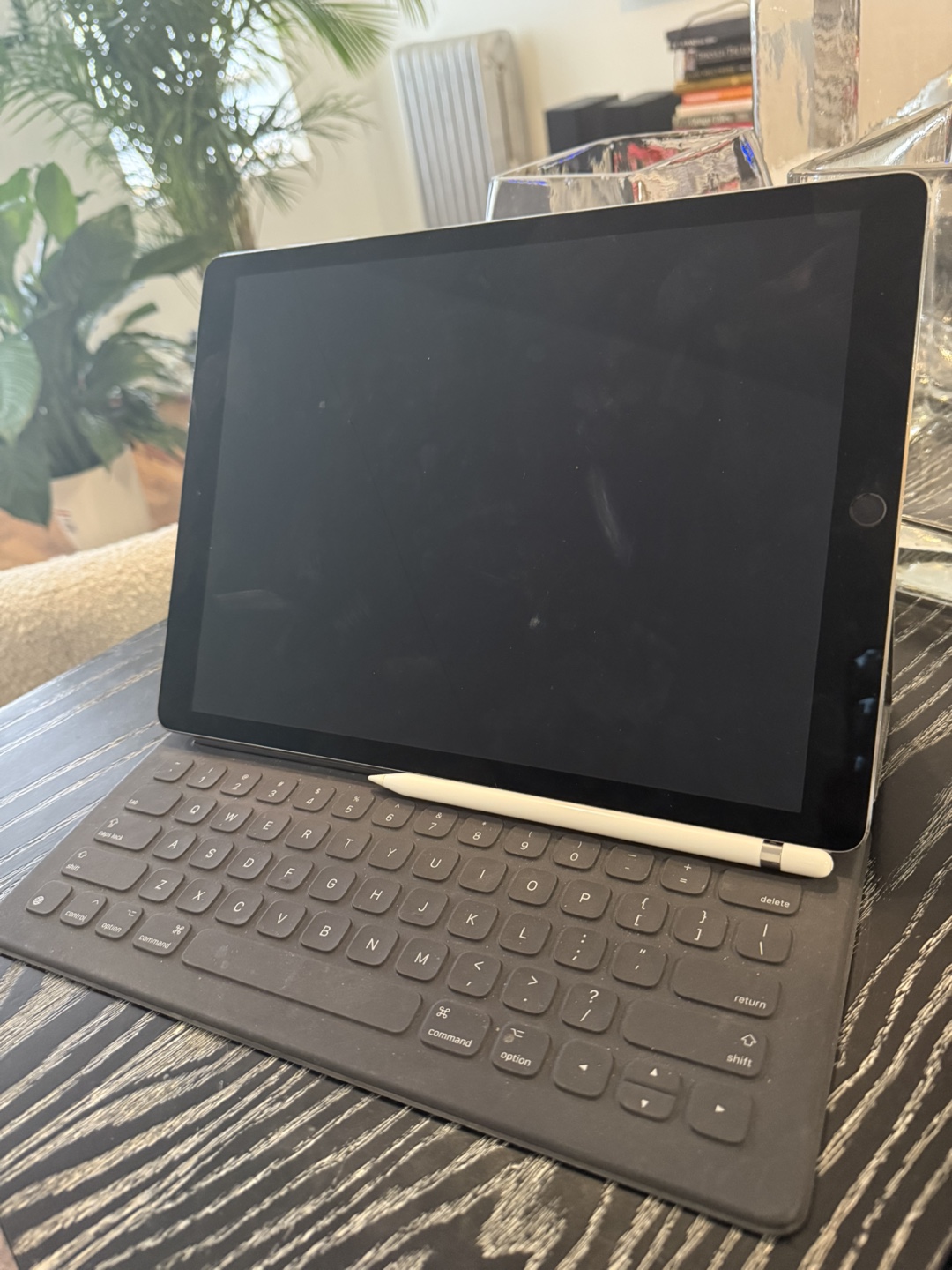 Apple iPad with Smart Keyboard and Pencil - photo 2
