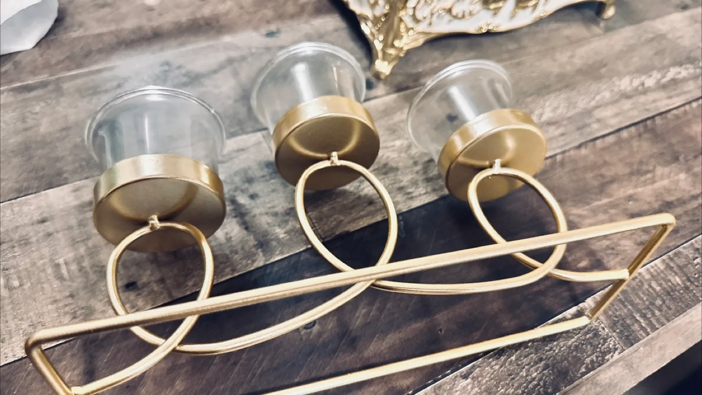 Gold Metal & Glass Candle Holder image indicator(3)