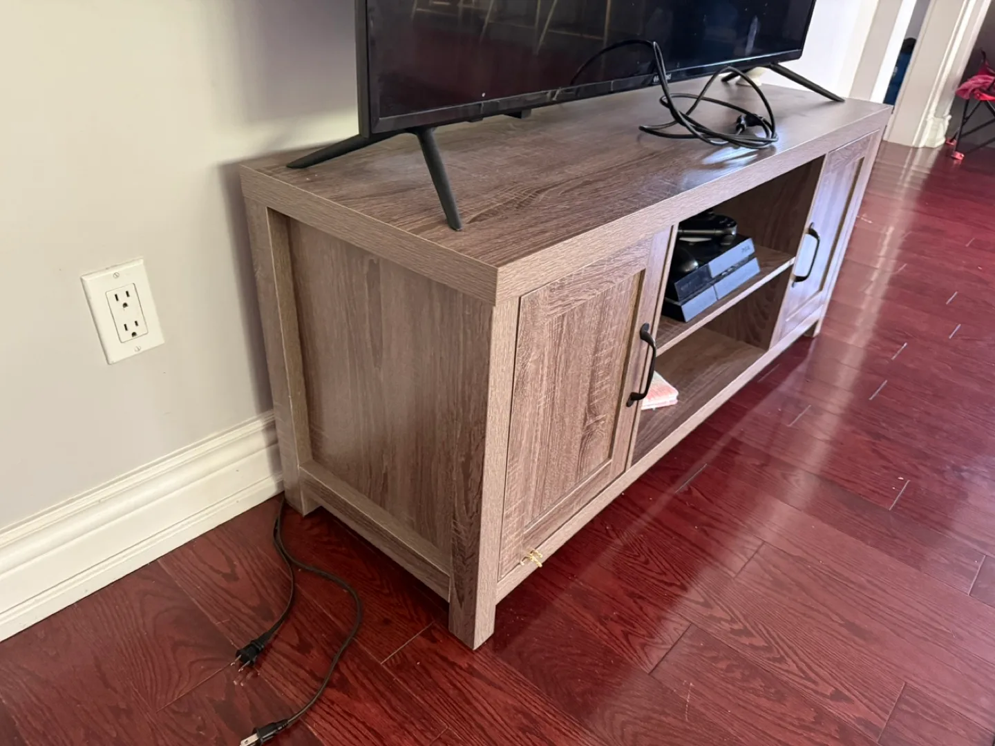 Wood TV Stand/Entertainment Unit