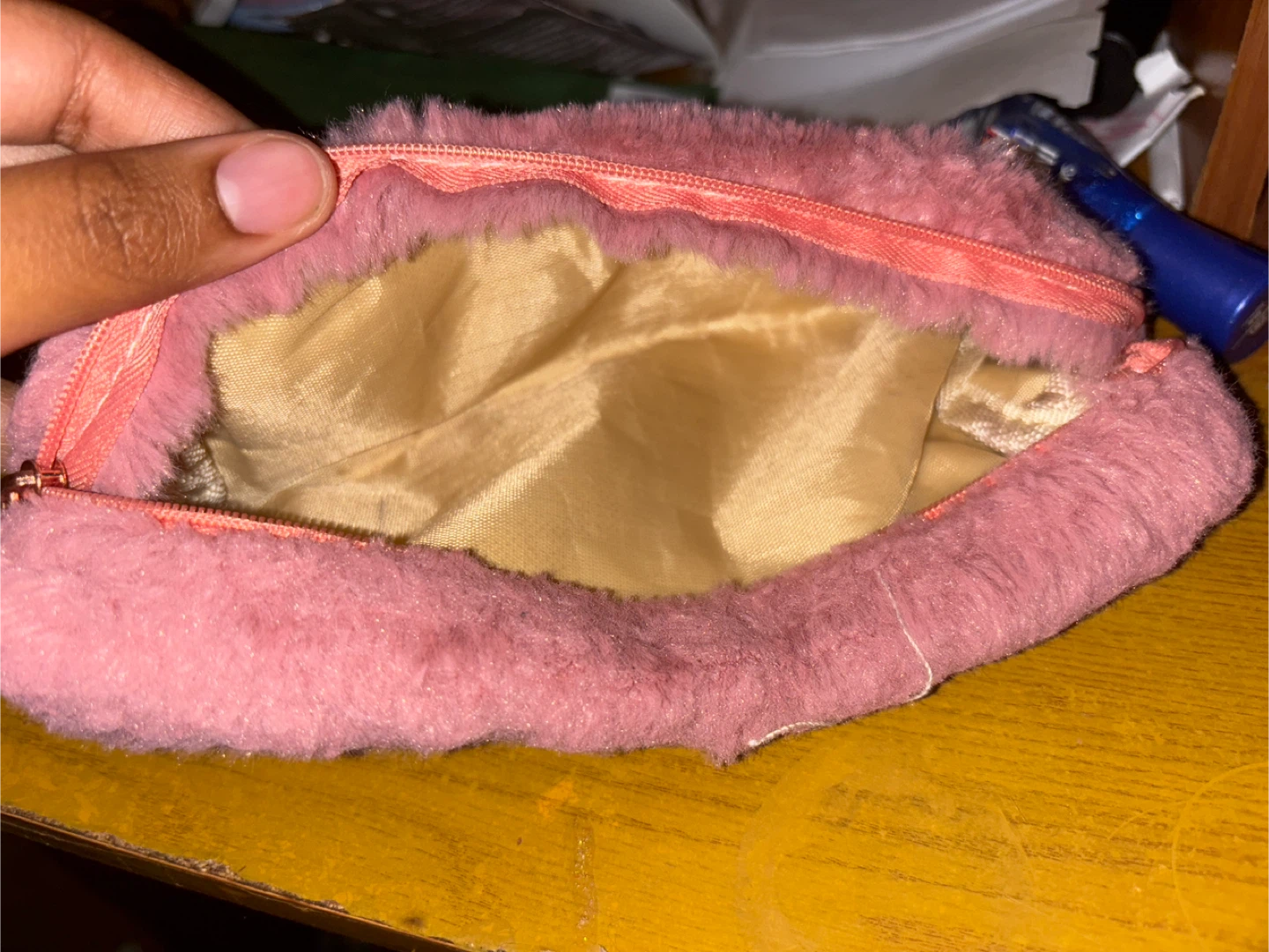 Pink furry Pencil case - photo 2