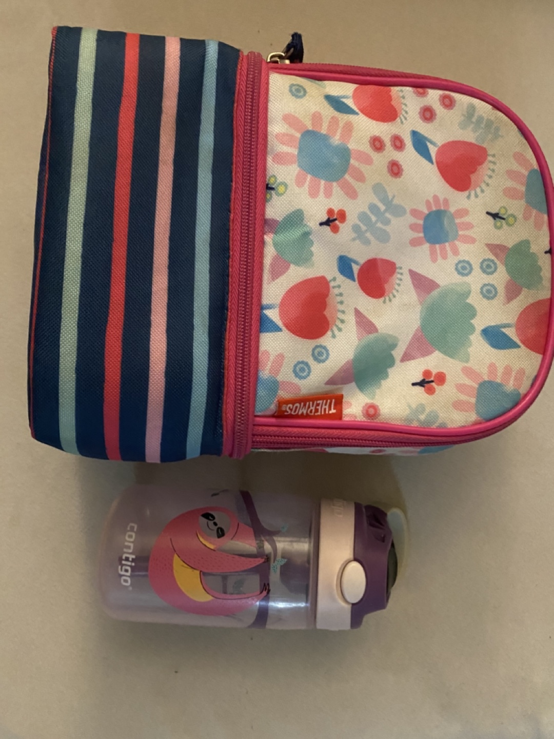 kids Thermos lunchbag and contigo water bottle
