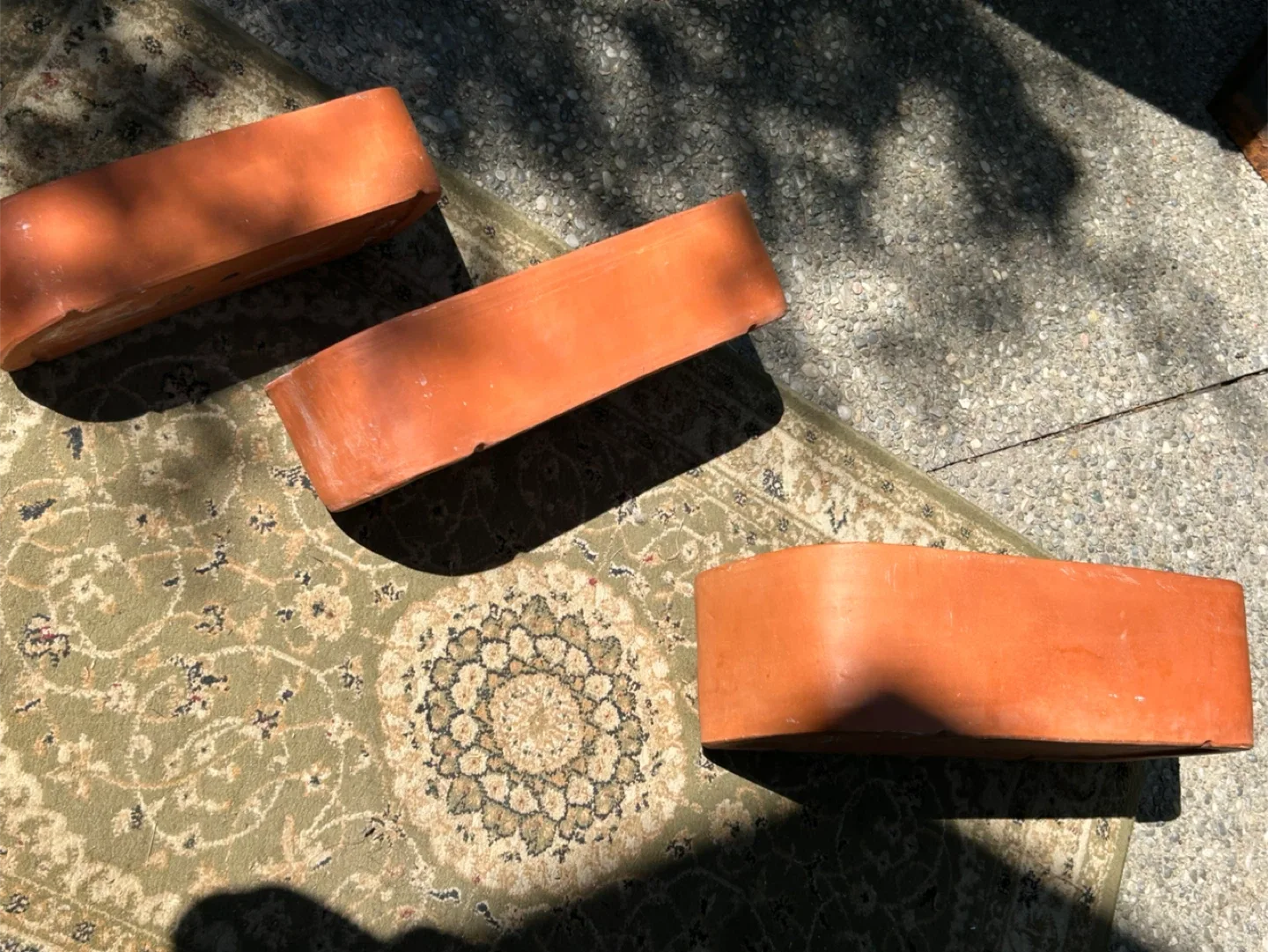 Flower pots made of cley ( set of three) image indicator(3)