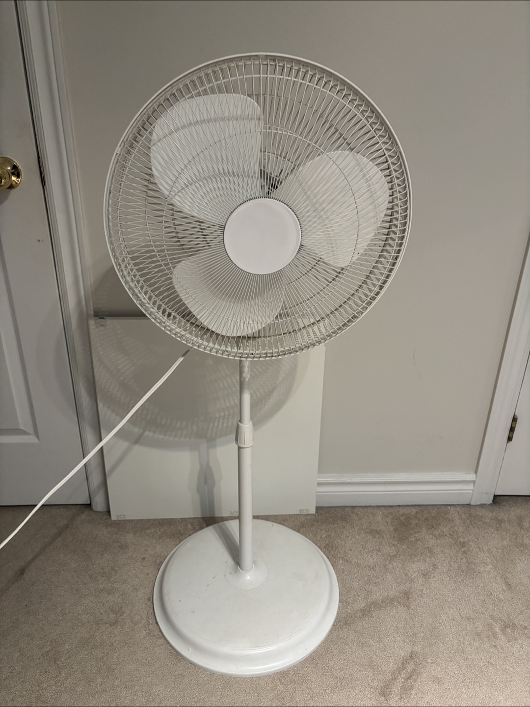 White Stand Fan - photo 3
