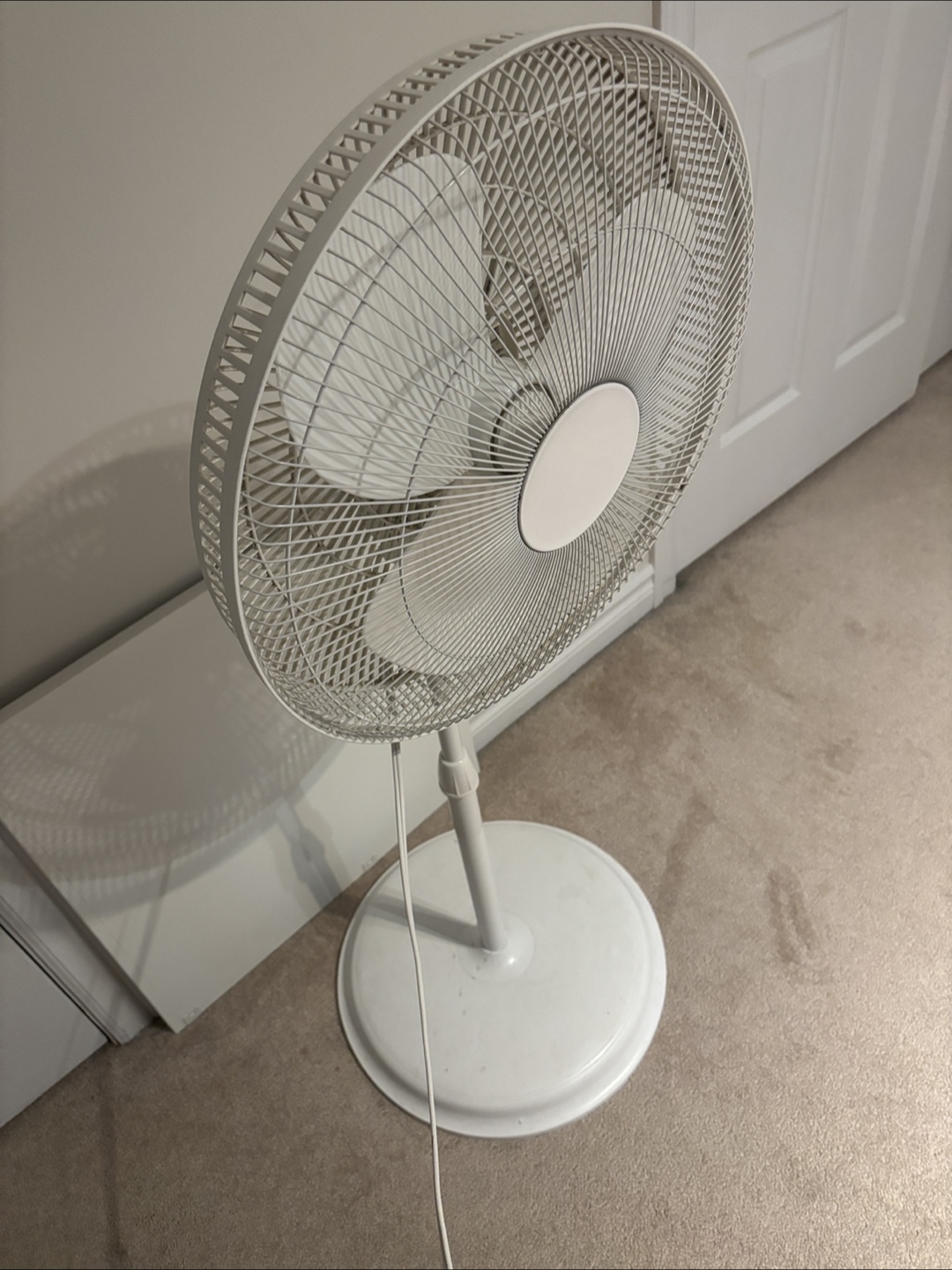 White Stand Fan - photo 2