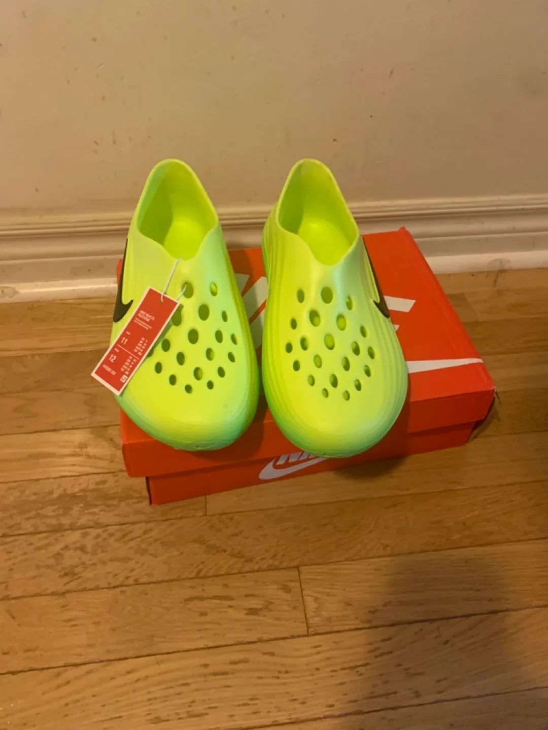 New Nike rejuven8 Size 11