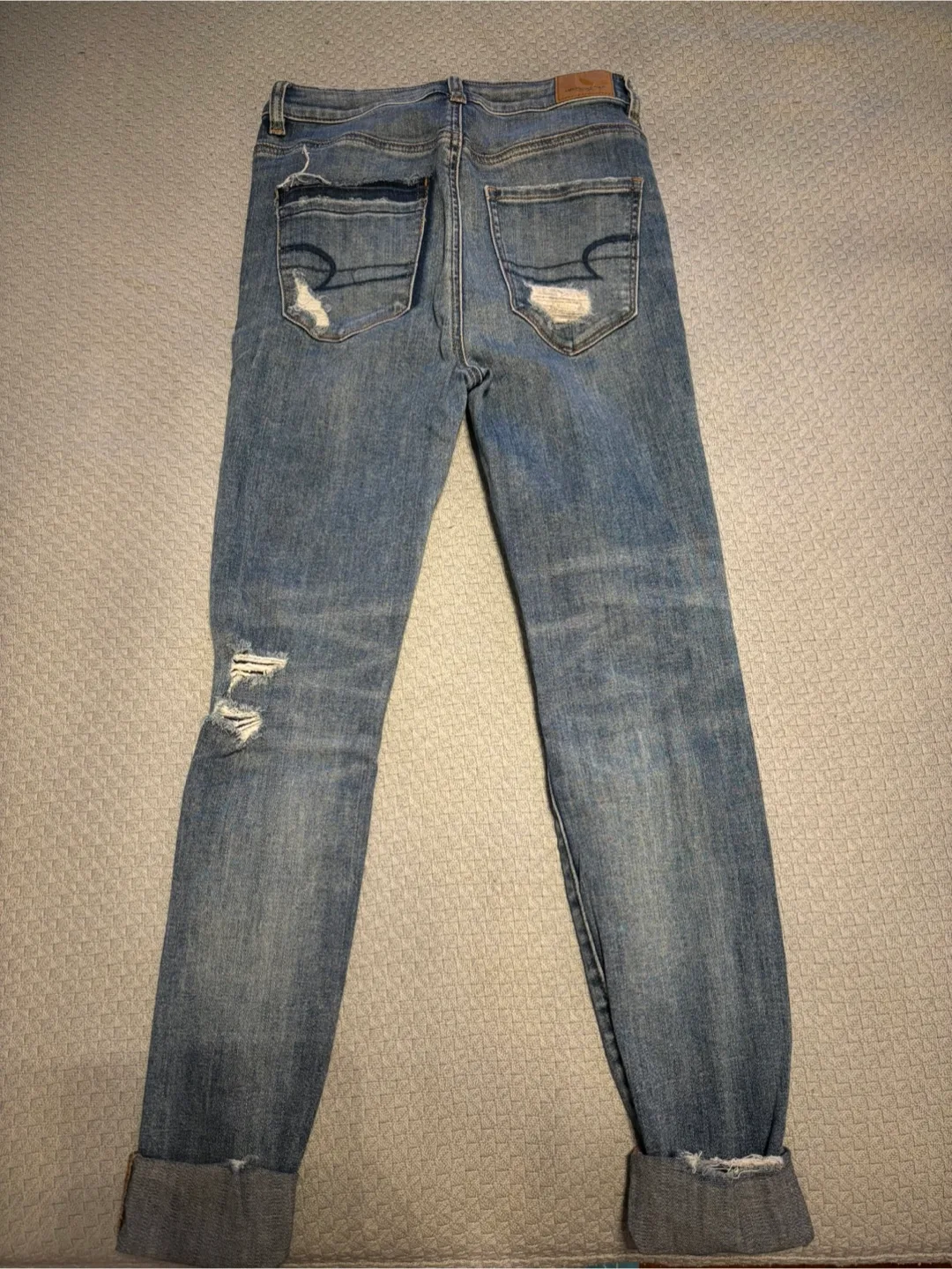 Women’s American Eagle Distressed Jeans - Size 2 image indicator(2)