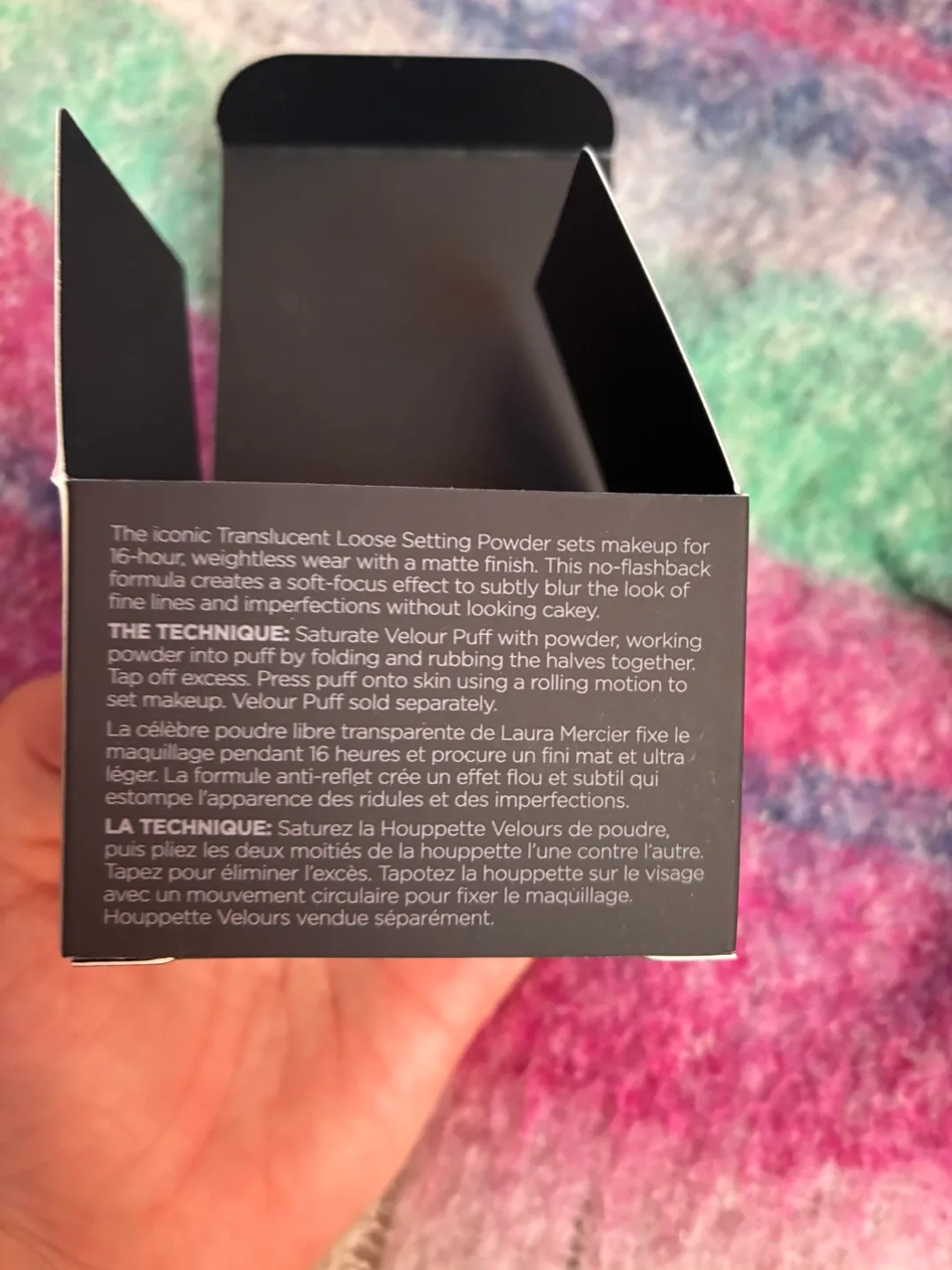 Laura Mercier Translucent Loose Setting Powder image indicator(4)