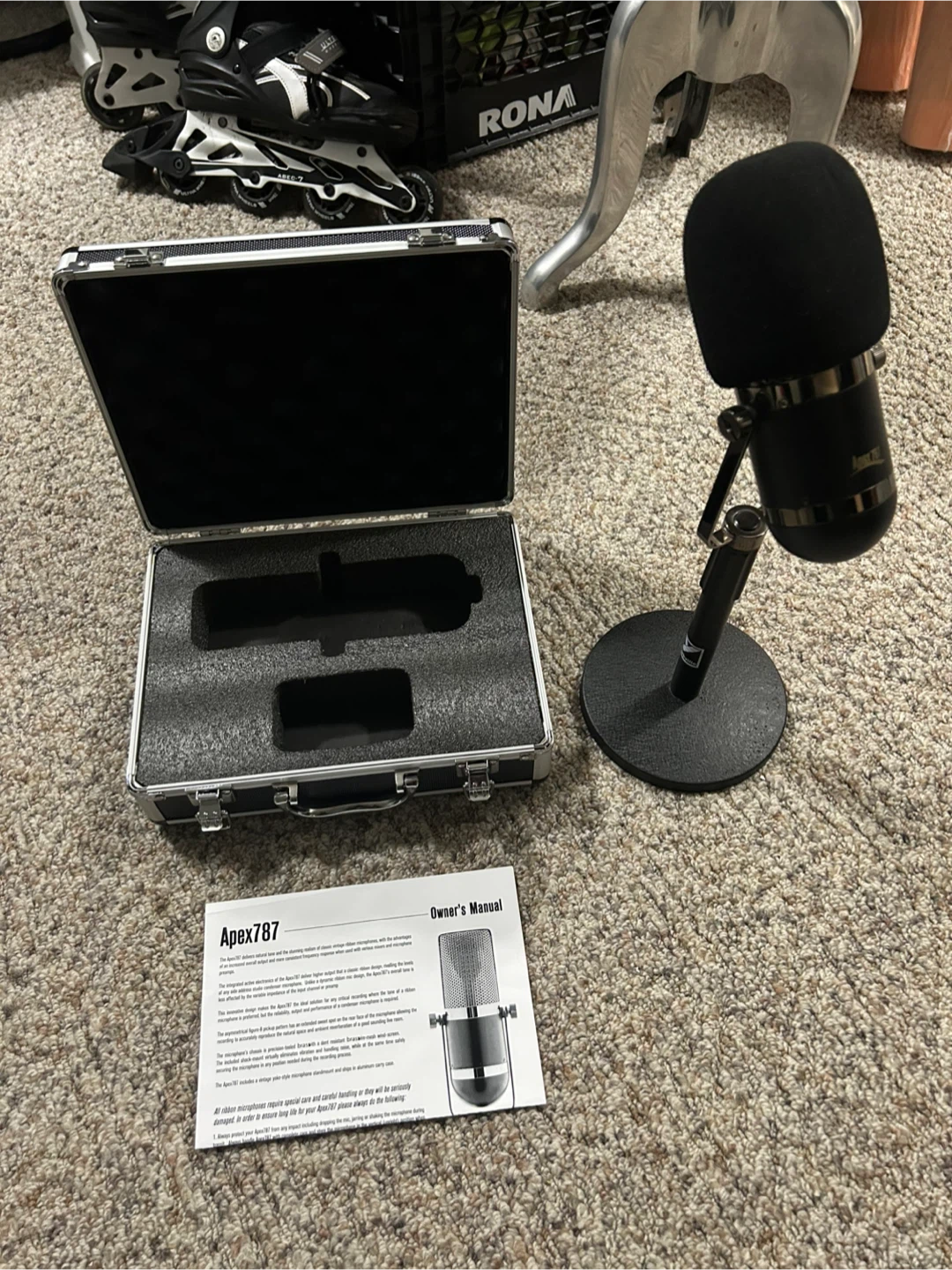 Apex 787 Mic, Volt 2 Audio Interface Combo (Like New!) - photo 2