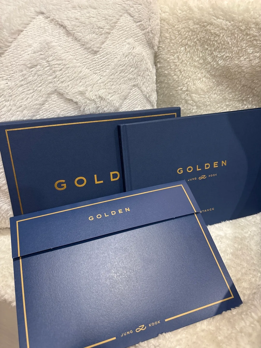 Jungkook (BTS) - GOLDEN Album (Substance Ver.) image indicator(2)