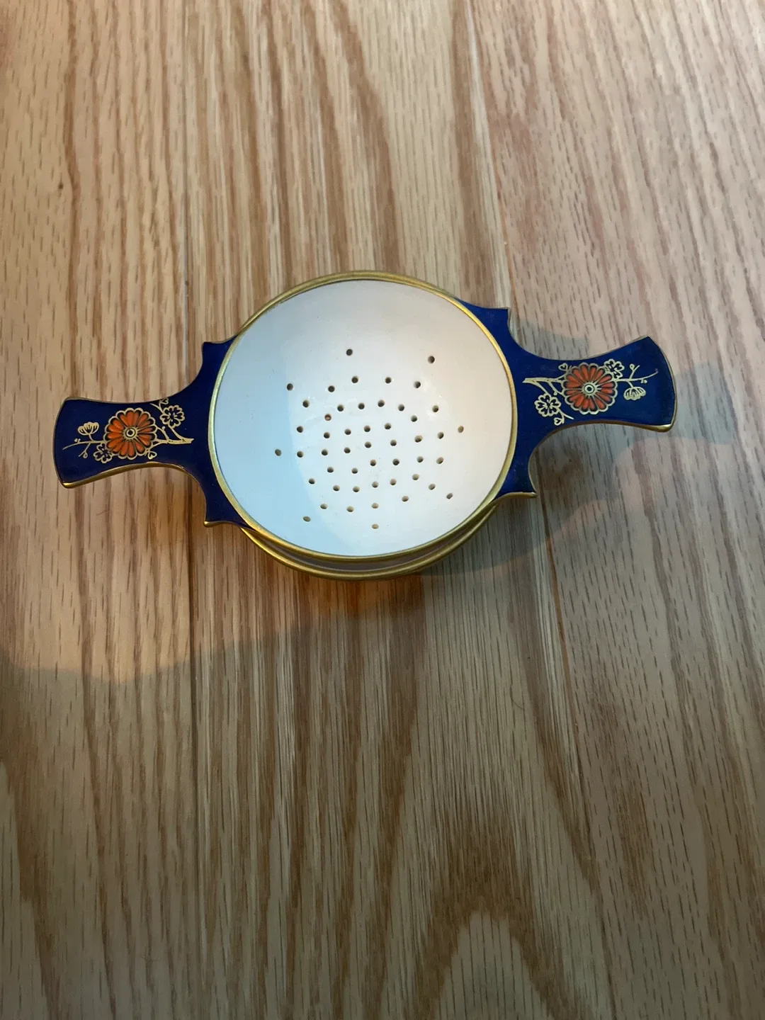 Caverswall England Emperor Tea Strainer thumbnail