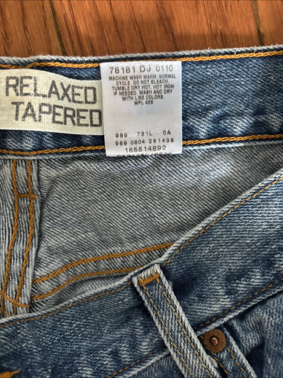 Levi's 550 Relaxed Tapered Jeans - Size 16L image indicator(3)
