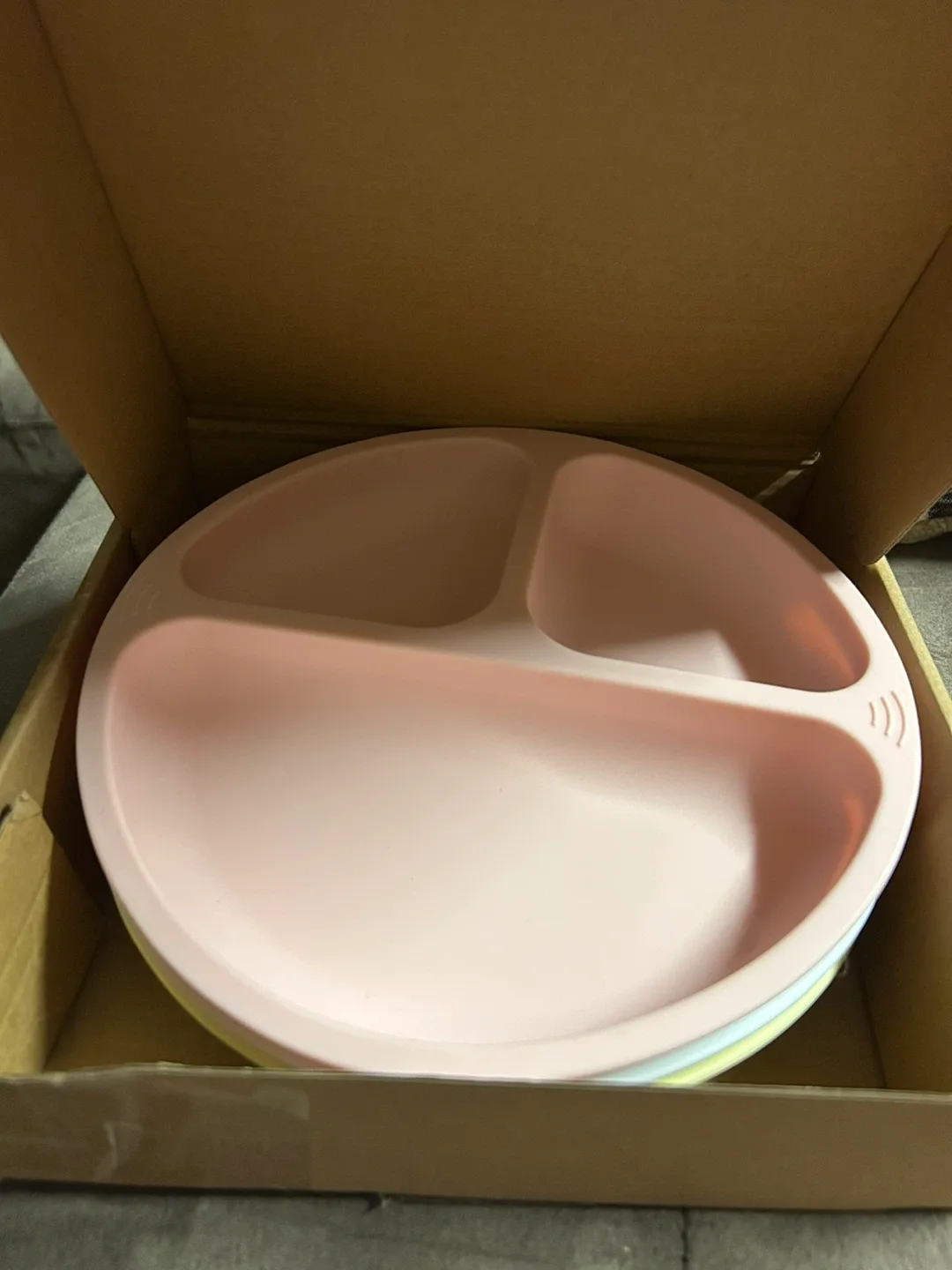 Open box new ! KeaBabies Silicone Suction Plates , New in Box! image indicator(4)