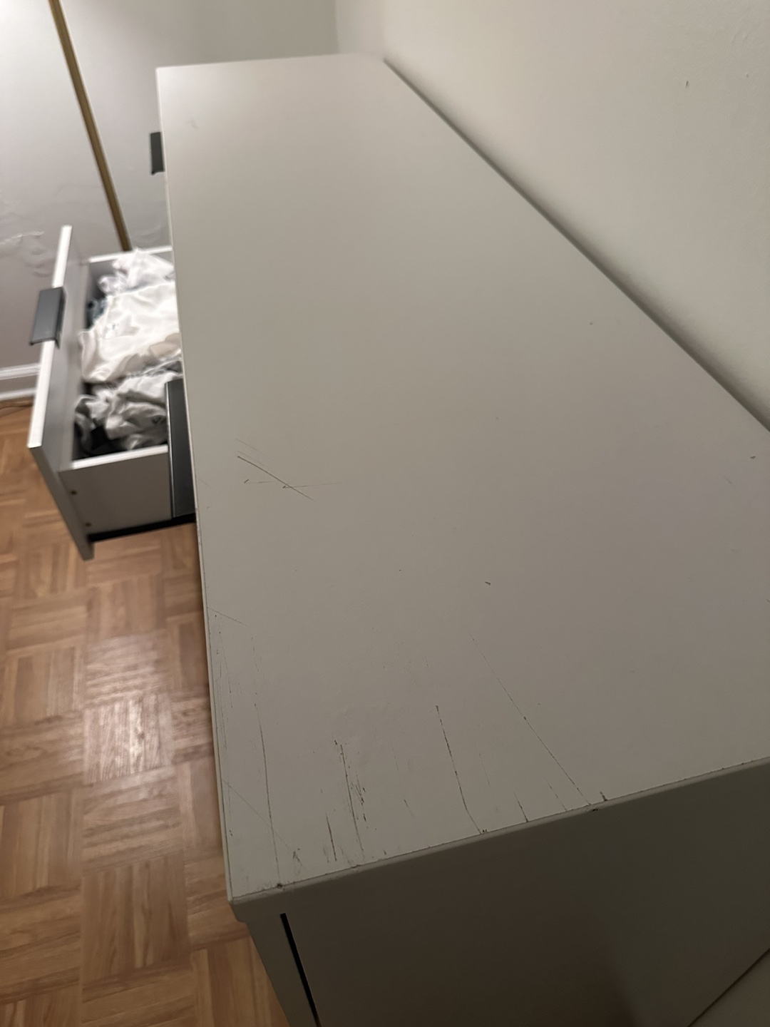 White 6-Drawer Dresser - photo 4