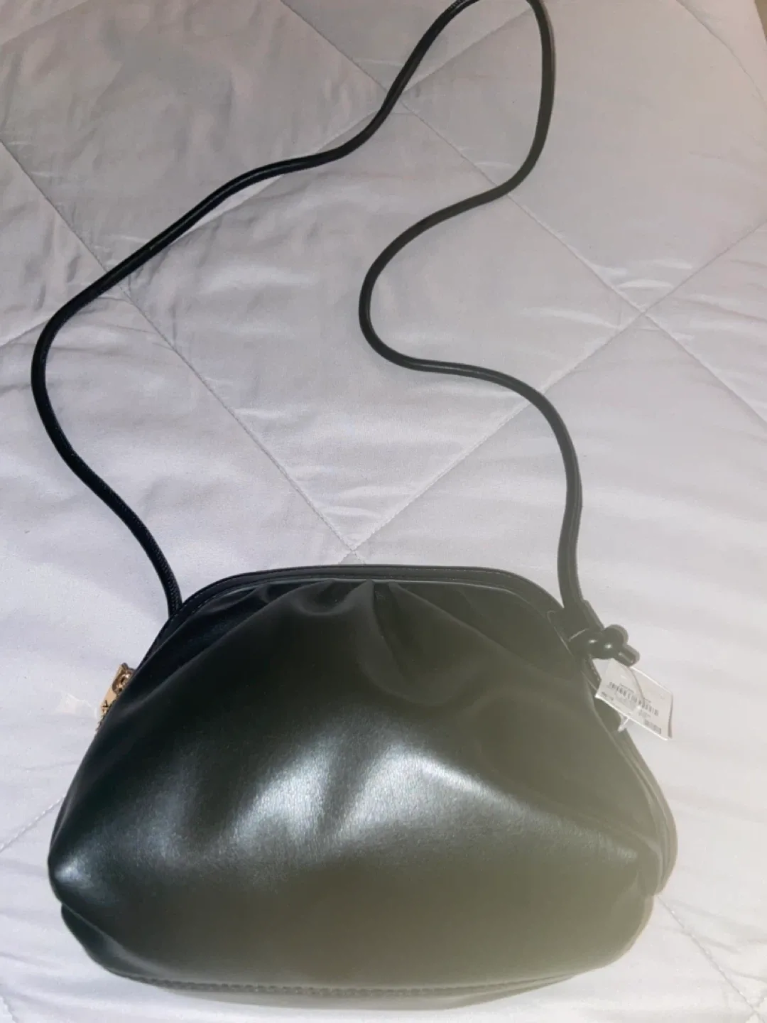 A New Day Black Old Navy Bag image indicator(2)