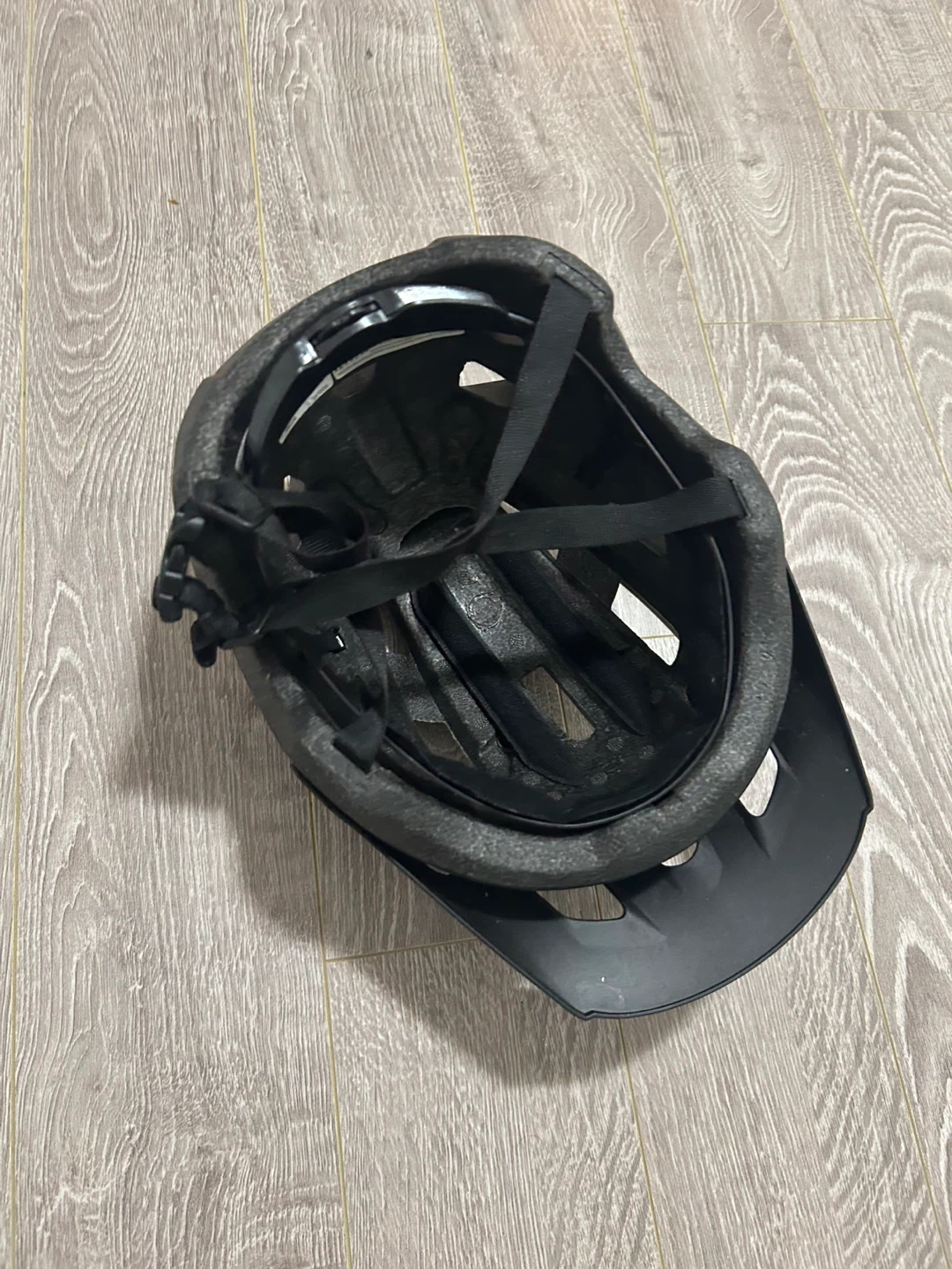 Bell Black Bike Helmet - photo 2
